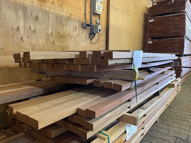 Guyana teak regels geschaafd 2000-3000x68x45mm (88x) - afbeelding 2 van  3