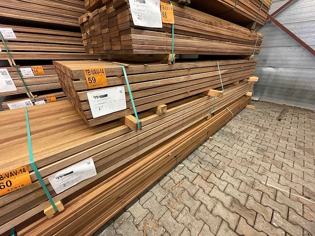 Guyana teak regels geschaafd 3050x68x45mm (84x) - afbeelding 4 van  4