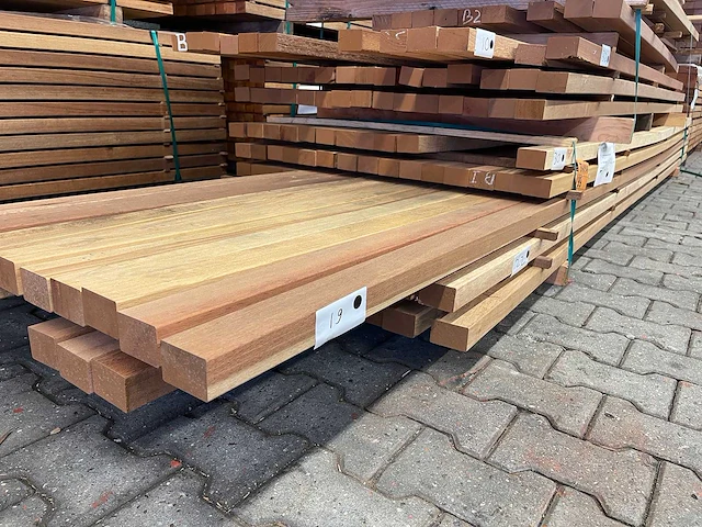 Guyana teak regels geschaafd 3500-4500x68x45mm (71x) - afbeelding 4 van  4