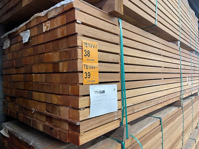 Guyana teak regels geschaafd 3650x68x45mm (152x) - afbeelding 3 van  3