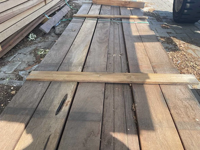 Guyana teak schuttingplanken 3000x140x16mm (23x) - afbeelding 1 van  3