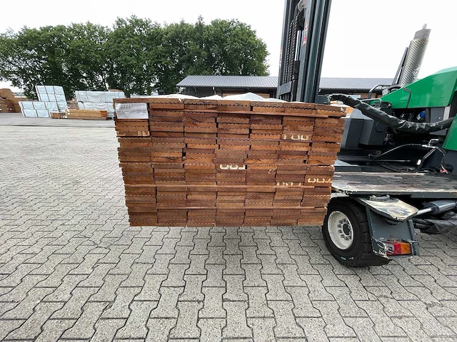 Guyana teak vlonderplanken 1550x140x25mm (161x) - afbeelding 3 van  4