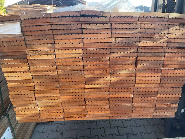 Guyana teak vlonderplanken 1550x140x25mm (161x) - afbeelding 3 van  3