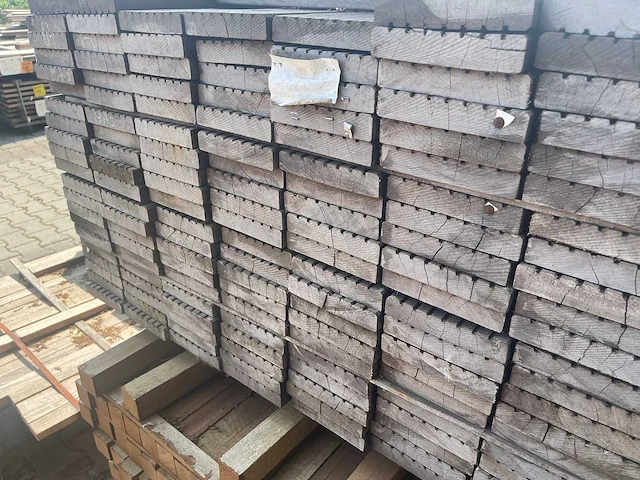 Guyana teak vlonderplanken 2150-2750x145x27mm (138x) - afbeelding 3 van  3