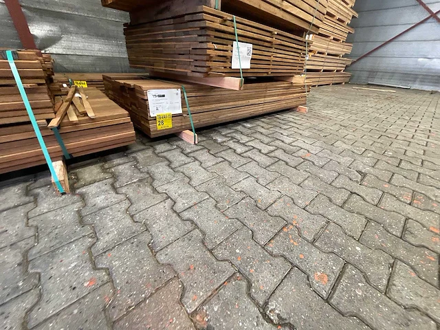 Guyana teak vlonderplanken 2150x145x21mm (89x) - afbeelding 4 van  4