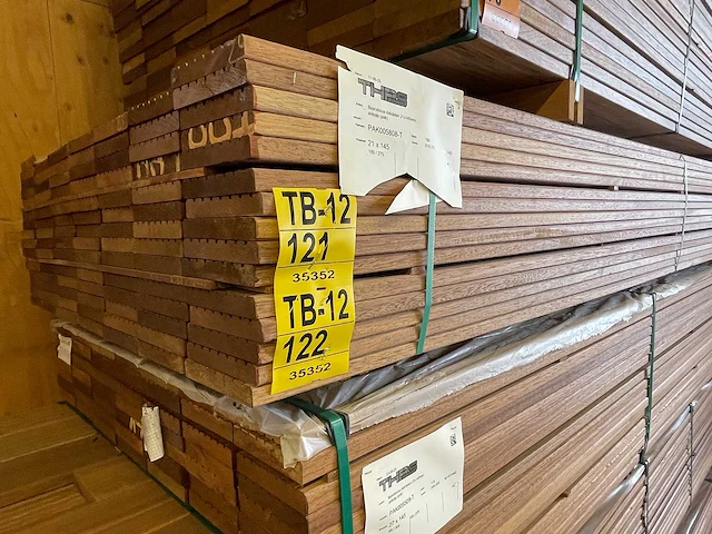 Guyana teak vlonderplanken 2750x145x21mm (50x) - afbeelding 4 van  4