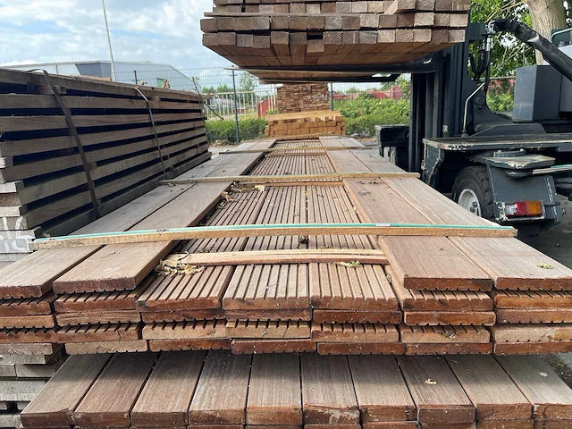 Guyana teak vlonderplanken 3650x145x21mm (32x) - afbeelding 3 van  3