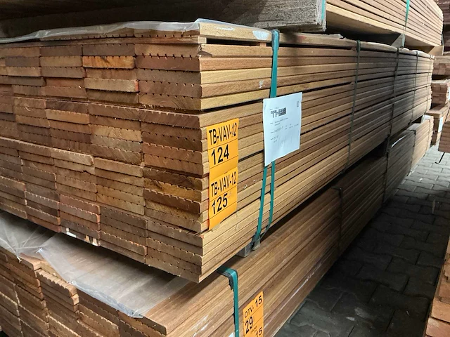 Guyana teak vlonderplanken (antislip) 3350x145x21mm (70x) - afbeelding 4 van  4
