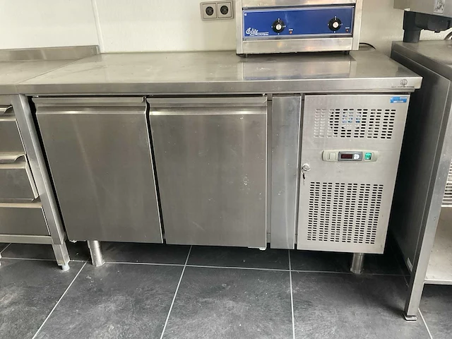 Haaften bf 132 koelwerkbank - afbeelding 1 van  10