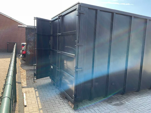 Haakarm afzetcontainer dicht - afbeelding 3 van  7