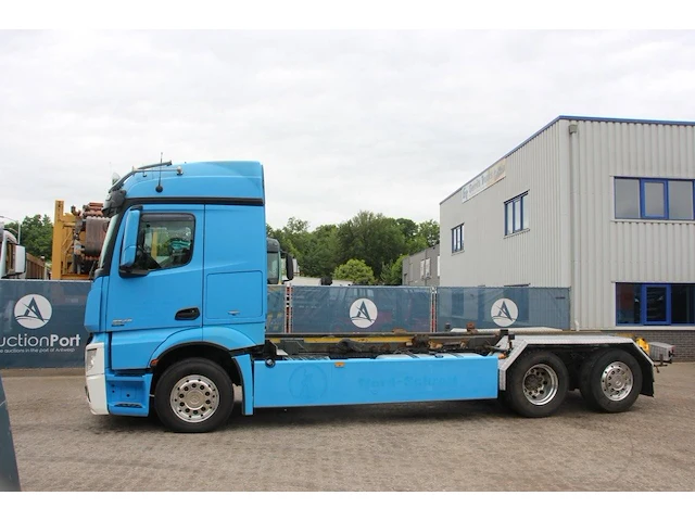Haakarmsysteem vrachtwagen mercedes-benz actros 2548 diesel - afbeelding 1 van  1
