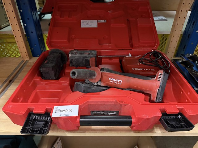 Haakse accuslijper in koffer met 2x accu, 1x lader, hilti, ag 5d-22 - afbeelding 1 van  5