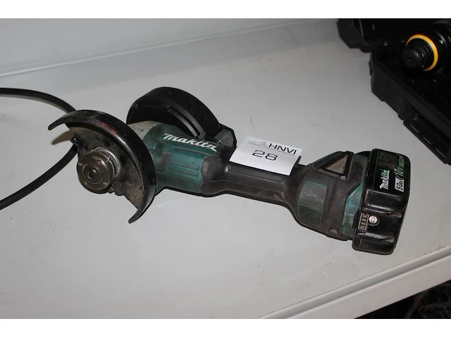 Haakse accuslijptol makita type dga504 met accu. - afbeelding 2 van  2