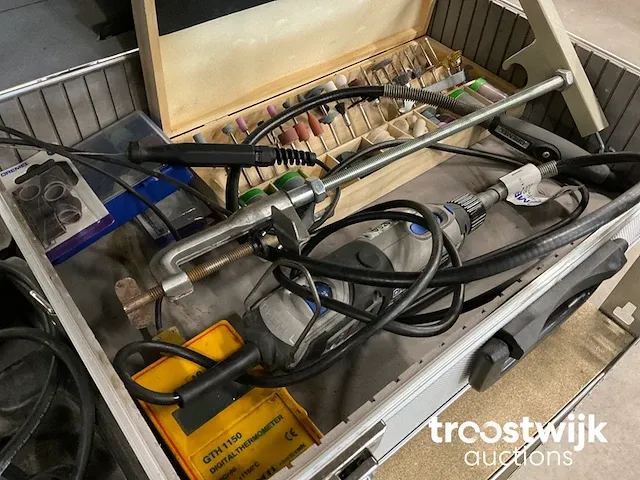 Haakse boormachine en stiftslijper - afbeelding 5 van  6