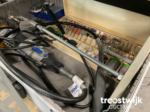 Haakse boormachine en stiftslijper - afbeelding 6 van  6