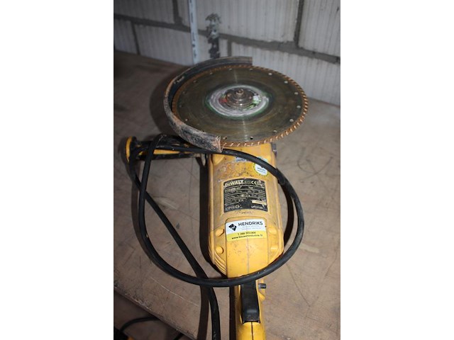 Haakse slijptol dewalt. - afbeelding 1 van  2