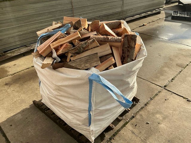 Haard hout in big bag (1,00 m3) - afbeelding 1 van  9