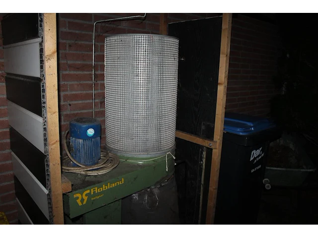 Haar/stofafzuiger robland 380 v met ruim 50 opvangzakken. - afbeelding 1 van  2