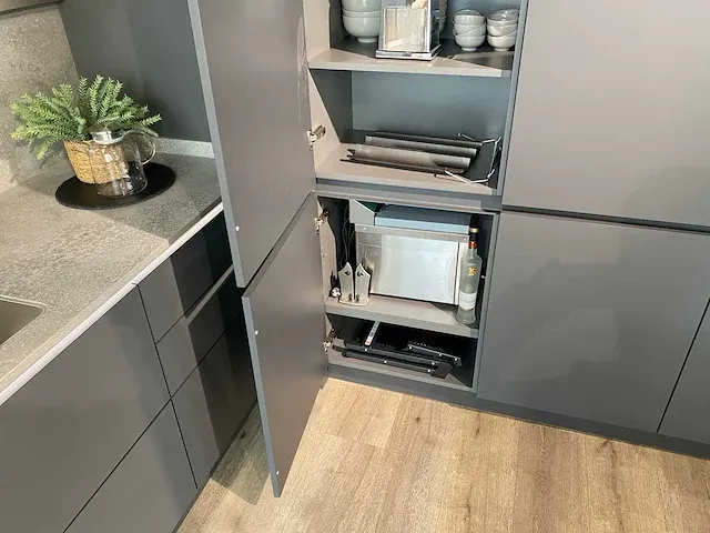 Häcker - showroomkeuken (c) - afbeelding 18 van  49