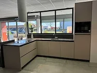 Häcker - showroomkeuken (c) - afbeelding 1 van  13