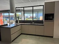 Häcker - showroomkeuken (c) - afbeelding 2 van  13