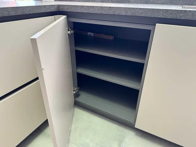 Häcker - showroomkeuken (c) - afbeelding 6 van  13