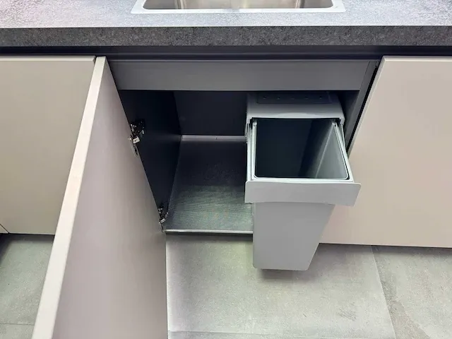 Häcker - showroomkeuken (c) - afbeelding 8 van  13