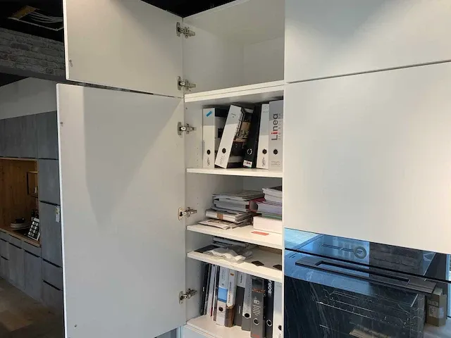 Häcker - showroomkeuken - afbeelding 32 van  48