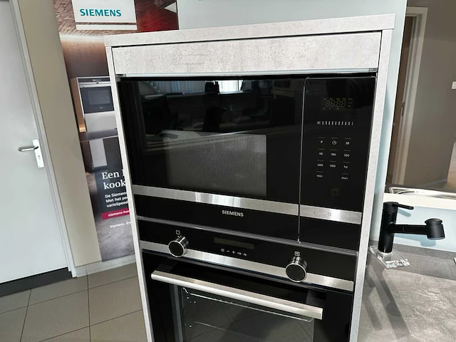 Häcker - showroomkeuken - afbeelding 2 van  17