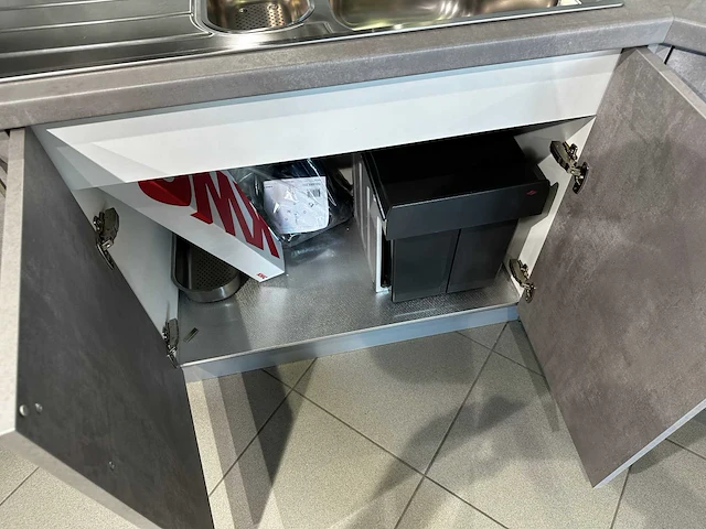 Häcker - showroomkeuken - afbeelding 6 van  17