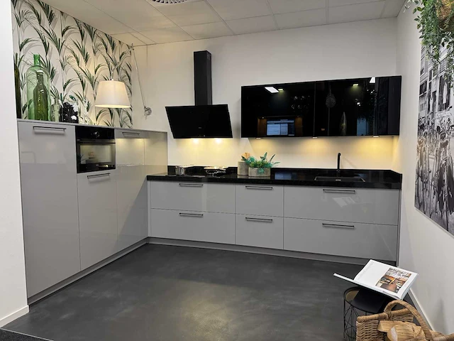 Häcker - showroomkeuken - afbeelding 1 van  43