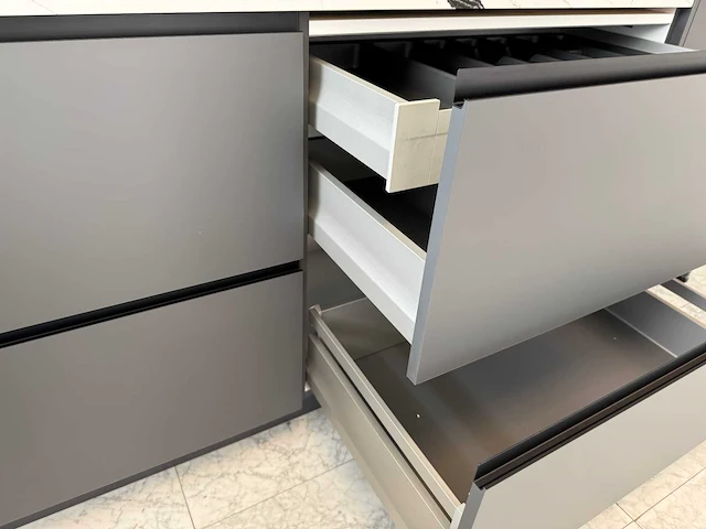 Häcker - showroomkeuken - afbeelding 19 van  32