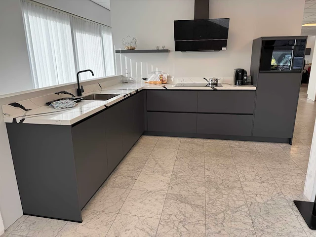 Häcker - showroomkeuken - afbeelding 2 van  32