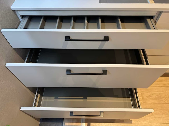 Häcker - showroomkeuken - afbeelding 32 van  36
