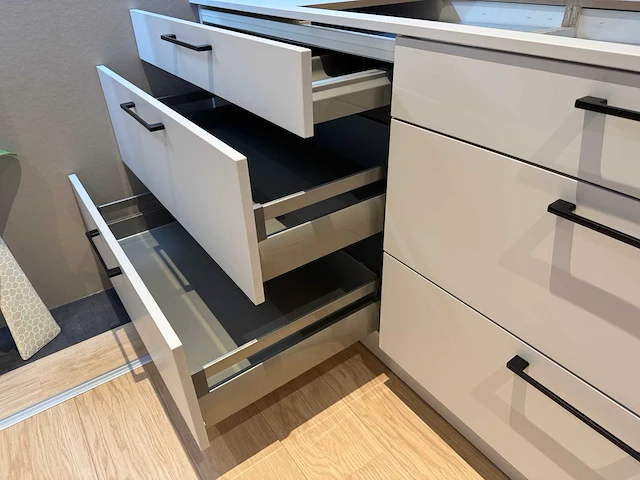 Häcker - showroomkeuken - afbeelding 33 van  36