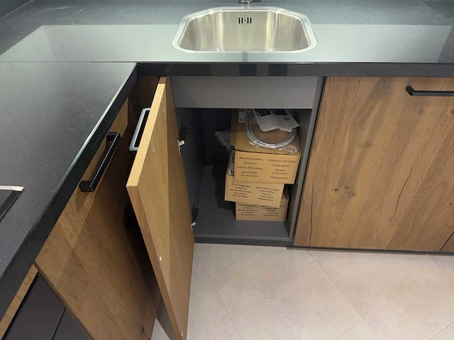 Häcker - systemat - showroomkeuken - afbeelding 3 van  28