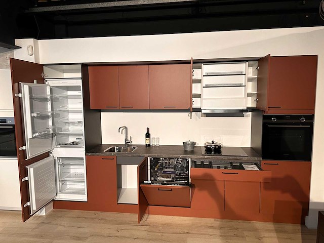 Häcker concept130 scala amarant mat recht keuken - afbeelding 23 van  26