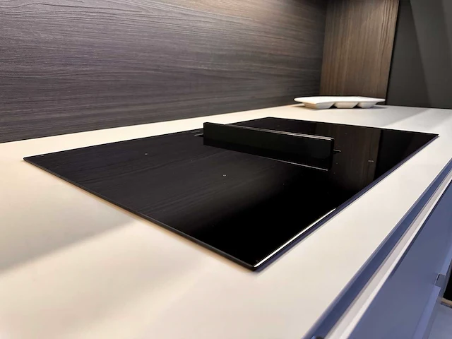 Häcker concept130 topsoft mat zwart eiland keukenopstelling - afbeelding 2 van  31