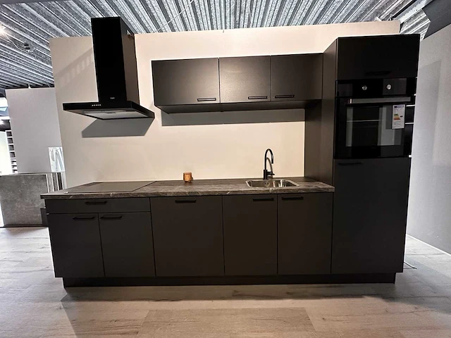 Häcker concept130 uno grafiet mat recht keuken - afbeelding 1 van  23