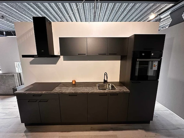 Häcker concept130 uno grafiet mat rechte keukenopstelling - afbeelding 1 van  22