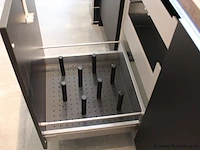 Häcker eilandkeuken met apparatenwand met apparatenwand en spoelwand - afbeelding 4 van  64