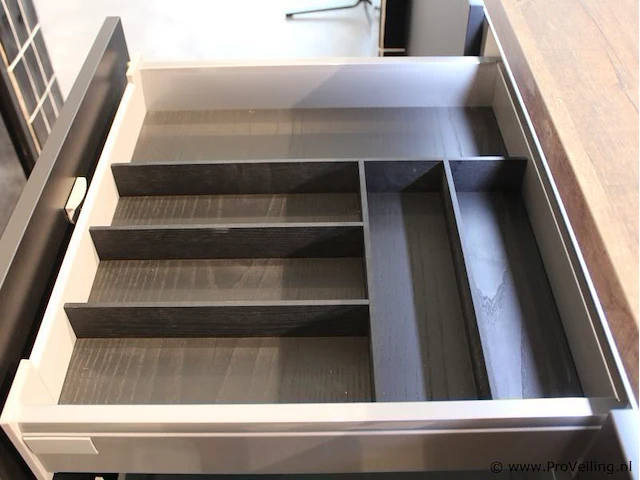 Häcker eilandkeuken met apparatenwand met apparatenwand en spoelwand - afbeelding 5 van  64