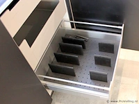 Häcker eilandkeuken met apparatenwand met apparatenwand en spoelwand - afbeelding 10 van  64