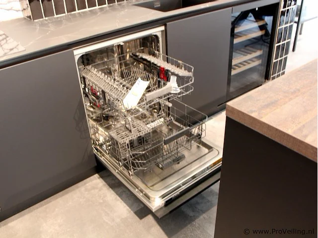Häcker eilandkeuken met apparatenwand met apparatenwand en spoelwand - afbeelding 15 van  64