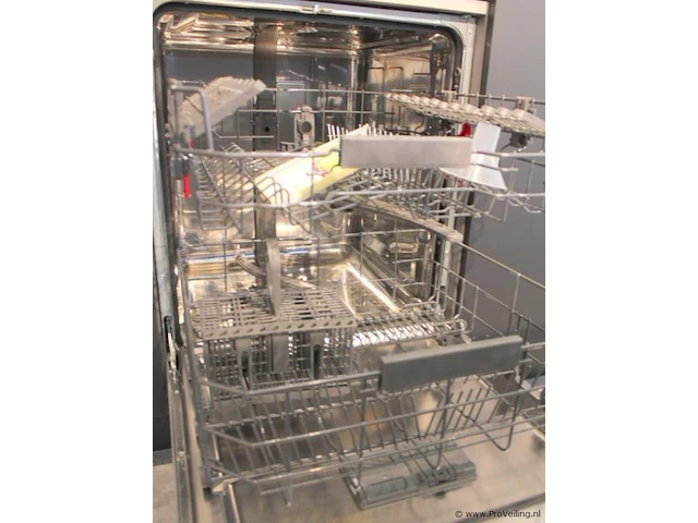 Häcker eilandkeuken met apparatenwand met apparatenwand en spoelwand - afbeelding 17 van  64