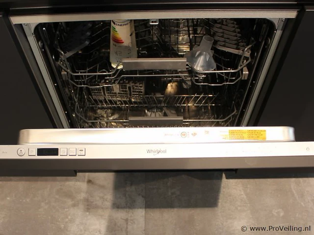 Häcker eilandkeuken met apparatenwand met apparatenwand en spoelwand - afbeelding 18 van  64
