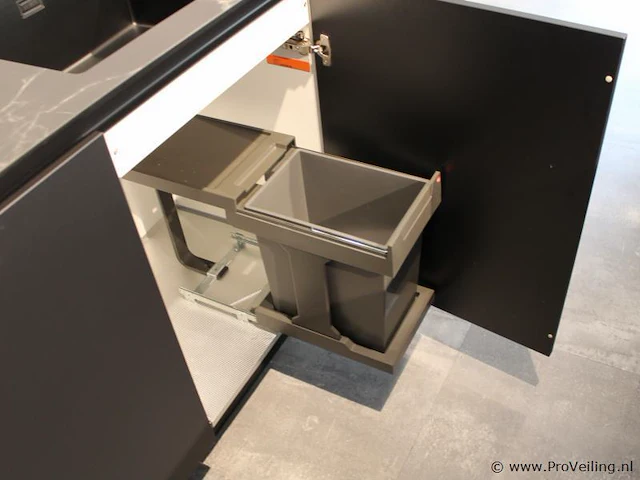 Häcker eilandkeuken met apparatenwand met apparatenwand en spoelwand - afbeelding 22 van  64