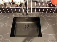 Häcker eilandkeuken met apparatenwand met apparatenwand en spoelwand - afbeelding 31 van  64