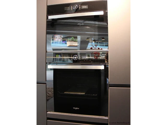 Häcker eilandkeuken met apparatenwand met apparatenwand en spoelwand - afbeelding 50 van  64
