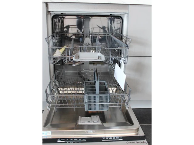 Häcker eilandkeuken met apparatenwand - afbeelding 2 van  34